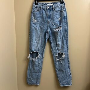 Pacsun Mom Jeans
Size 25 =2